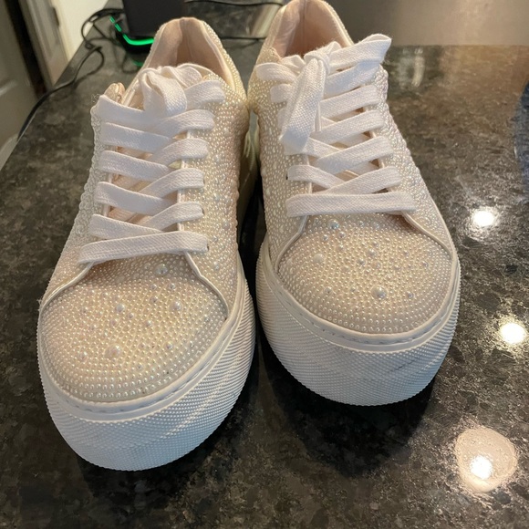 Betsy Johnson SIDNY all-over pearl platform sneakers - Picture 4 of 8